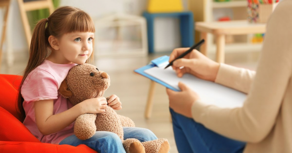 what is a child psychologist